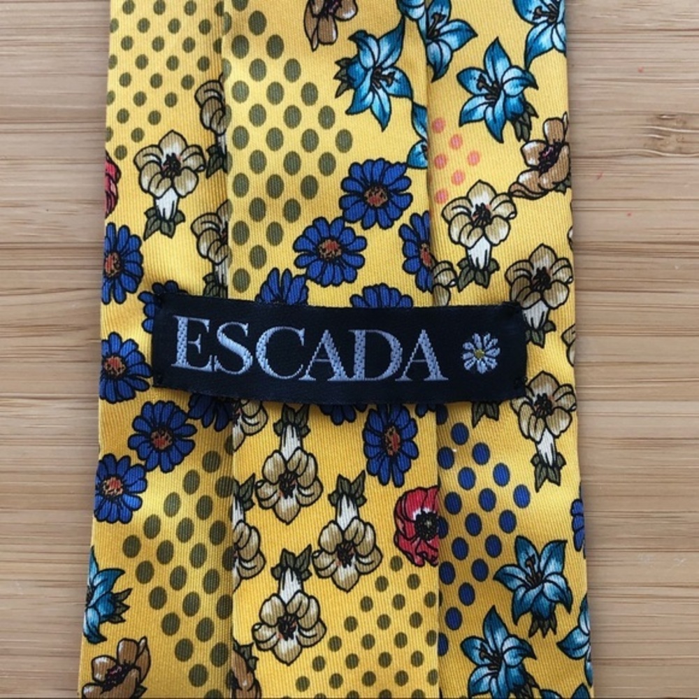 Escada Beautiful Silk Tie In Yellow & Floral Color